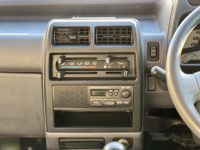 1997 Mitsubishi Minicab JDM car for sale — photo 16 of 17