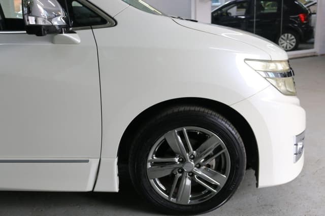 2010 Nissan Elgrand JDM car for sale — photo 6 of 25