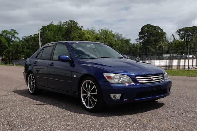 1998 Toyota Altezza JDM car for sale — photo 8 of 19