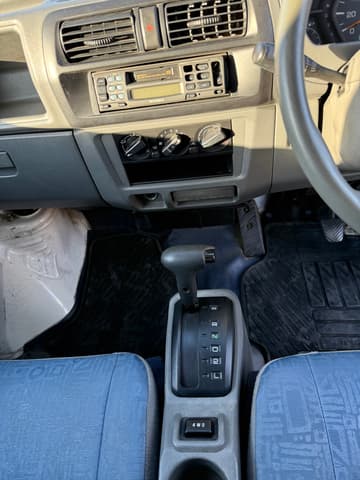 2000 Mitsubishi Minicab JDM car for sale — photo 9 of 15
