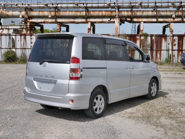 2001 Toyota Noah JDM car for sale — photo 5 of 25