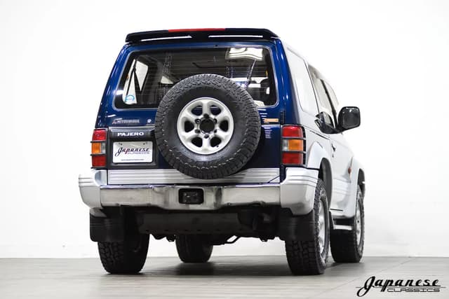 1995 Mitsubishi Pajero JDM car for sale — photo 8 of 25