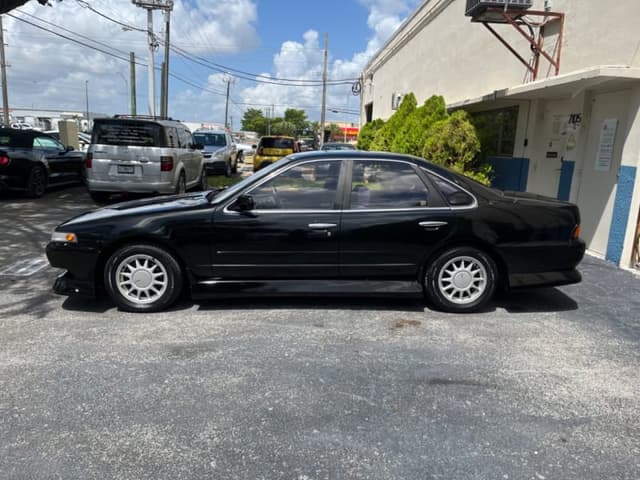 1990 Nissan Cefiro JDM car for sale — photo 4 of 17