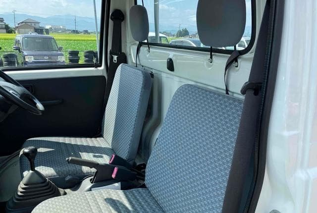 2010 Daihatsu Hijet JDM car for sale — photo 10 of 24
