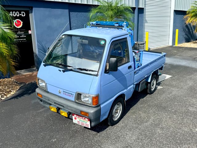 1992 Daihatsu Hijet JDM car for sale — photo 2 of 21