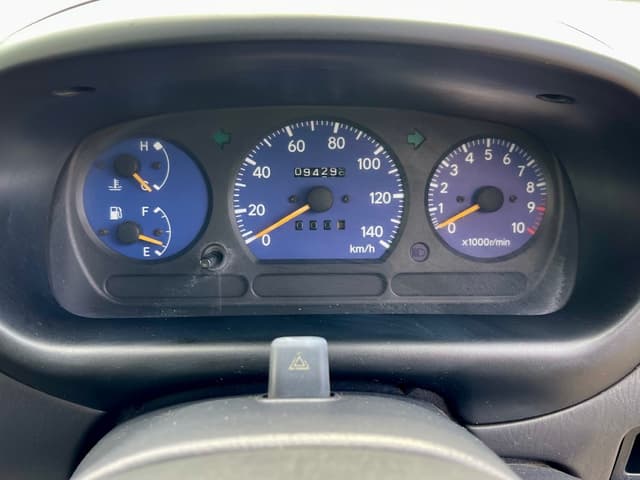 1998 Daihatsu Move JDM car for sale — photo 21 of 25