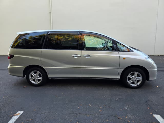 2001 Toyota Estima JDM car for sale — photo 2 of 14