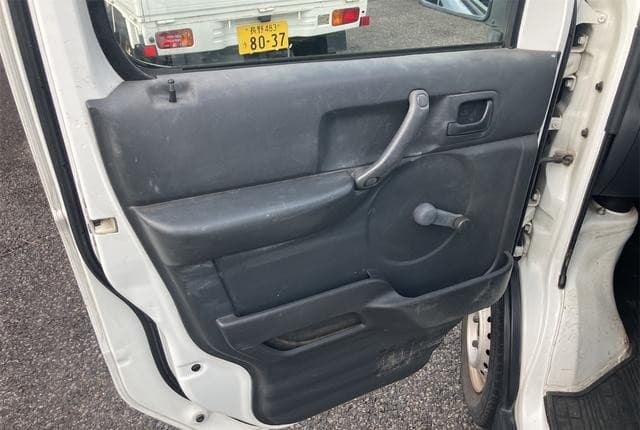 2010 Mazda Scrum JDM car for sale — photo 22 of 25
