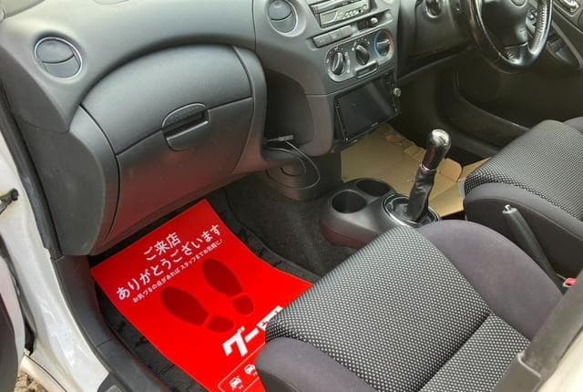 2003 Toyota Vitz JDM car for sale — photo 20 of 25