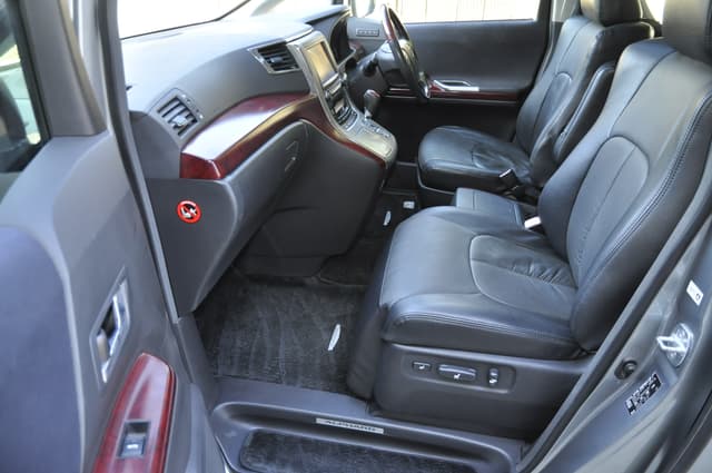 2008 Toyota Alphard JDM car for sale — photo 15 of 25