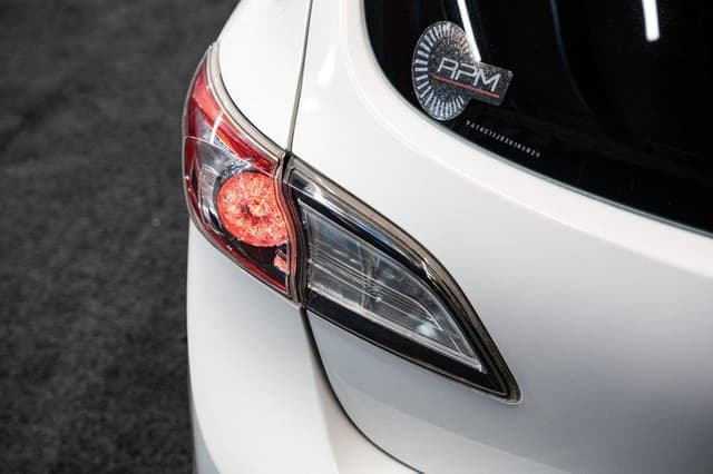 2010 Mazda Axela JDM car for sale — photo 6 of 19
