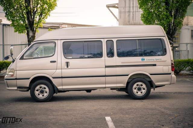 1999 Toyota HiAce JDM car for sale — photo 14 of 25