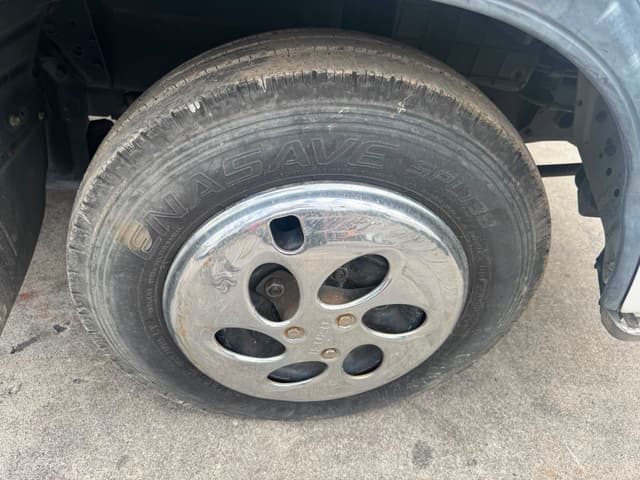 2000 Isuzu Elf JDM car for sale — photo 9 of 15