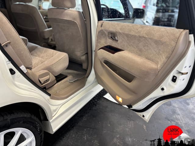 2000 Honda Odyssey JDM car for sale — photo 14 of 24