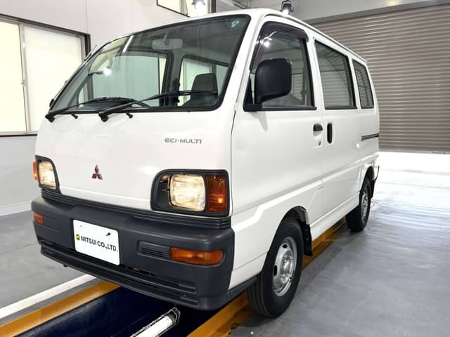 1998 Mitsubishi Minicab JDM car for sale — photo 2 of 25