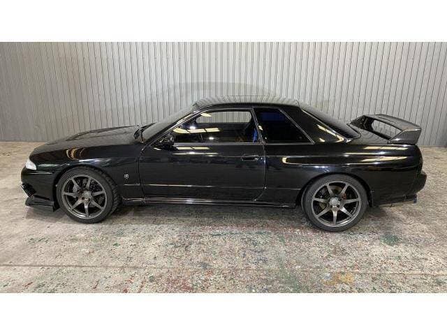 1992 Nissan Skyline JDM car for sale — photo 11 of 20