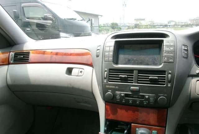 2001 Toyota Celsior JDM car for sale — photo 10 of 17