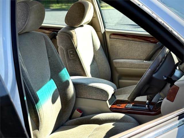 1999 Toyota Crown JDM car for sale — photo 21 of 25