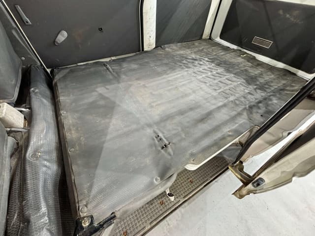 1993 Mitsubishi Minicab JDM car for sale — photo 17 of 25