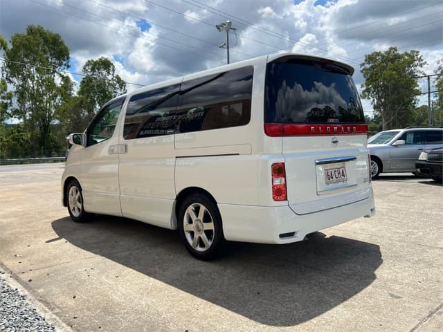 2006 Nissan Elgrand JDM car for sale — photo 8 of 16