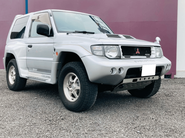 1997 Mitsubishi Pajero JDM car for sale — photo 10 of 21