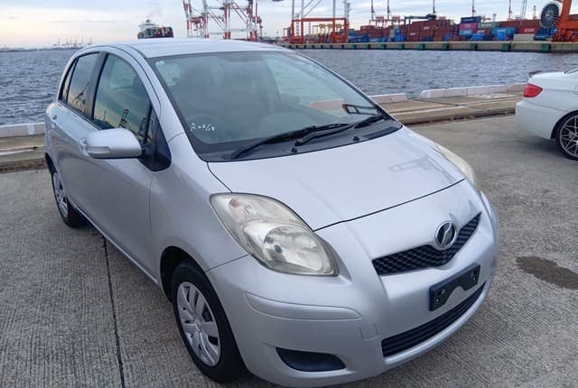 2010 Toyota Vitz JDM car for sale — photo 7 of 25