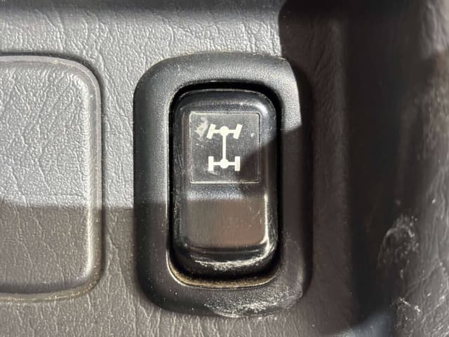 2001 Daihatsu Hijet JDM car for sale — photo 11 of 23