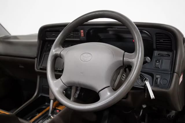 1995 Toyota HiAce JDM car for sale — photo 12 of 25