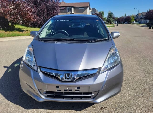 2011 Honda Fit JDM car for sale — photo 5 of 9