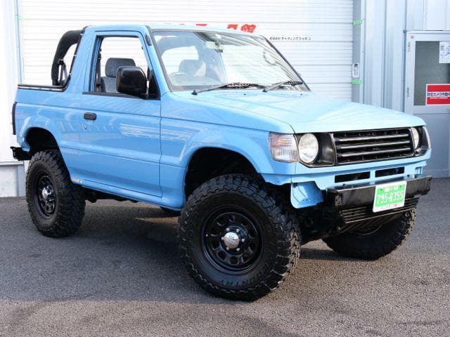 1998 Mitsubishi Pajero JDM car for sale — photo 9 of 14