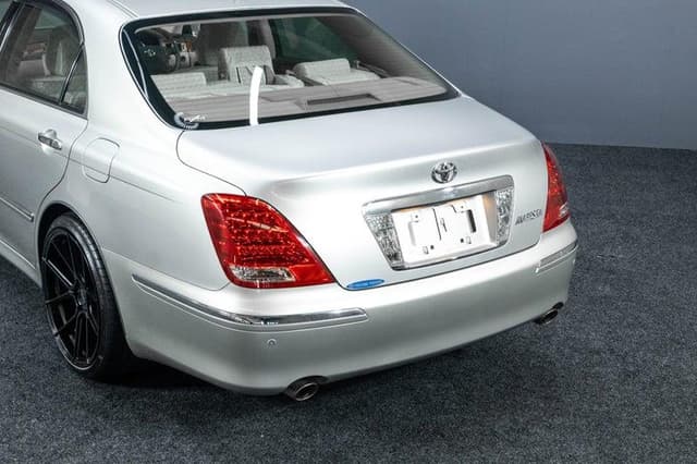 2005 Toyota Majesta JDM car for sale — photo 6 of 19