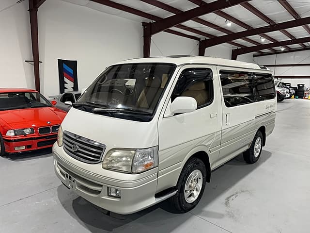 2000 Toyota HiAce JDM car for sale — photo 2 of 14