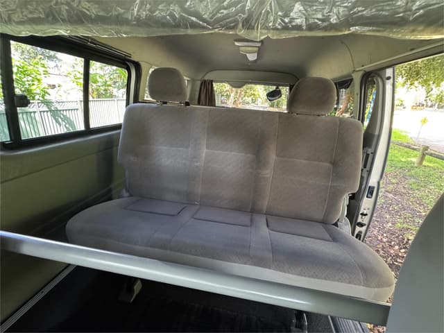 2007 Toyota HiAce JDM car for sale — photo 18 of 23