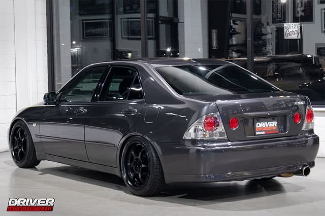 1999 Toyota Altezza JDM car for sale — photo 2 of 25