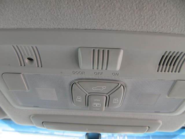 2012 Toyota Estima JDM car for sale — photo 21 of 25