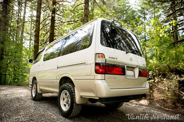 2000 Toyota HiAce JDM car for sale — photo 5 of 25
