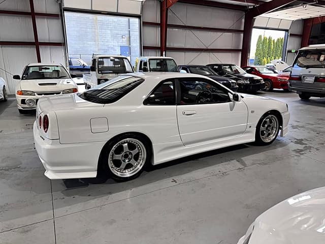 1998 Nissan Skyline JDM car for sale — photo 7 of 25