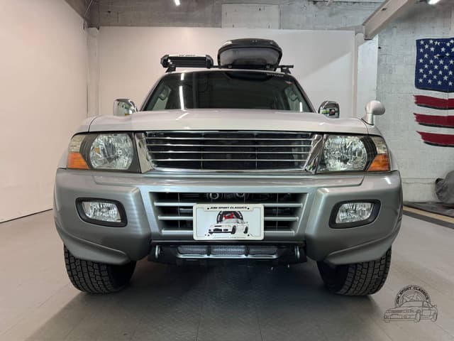 Mitsubishi Pajero JDM car for sale — photo 8 of 10