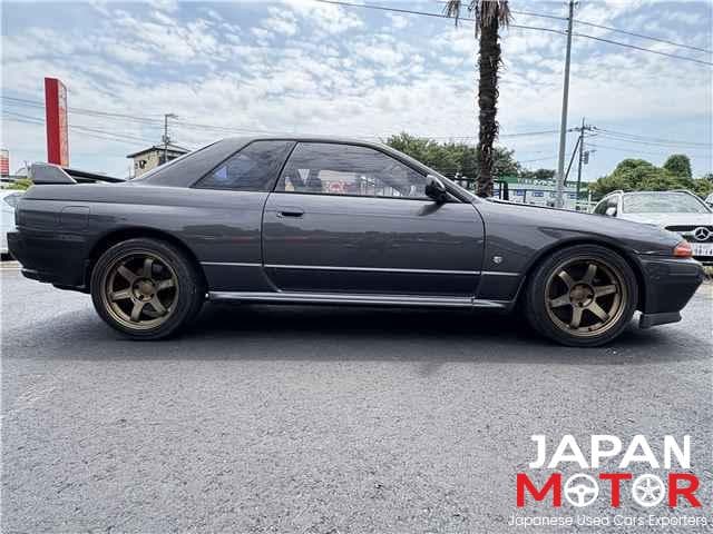 1991 Nissan Skyline JDM car for sale — photo 8 of 17
