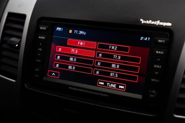 2010 Mitsubishi Outlander JDM car for sale — photo 9 of 18