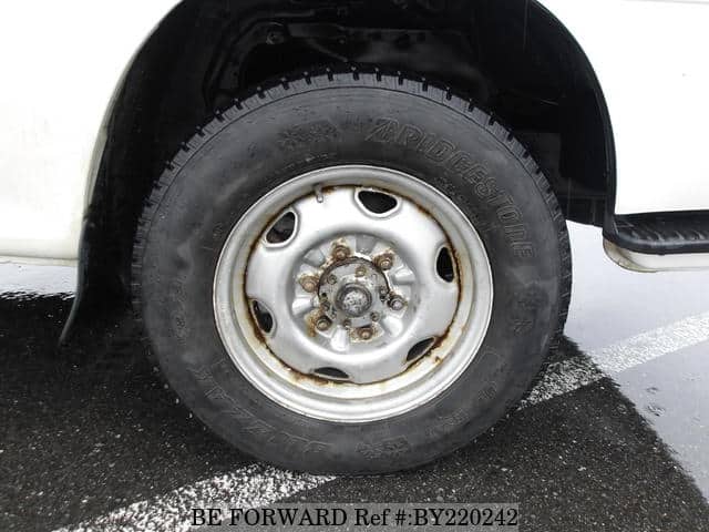2002 Toyota HiAce JDM car for sale — photo 12 of 25