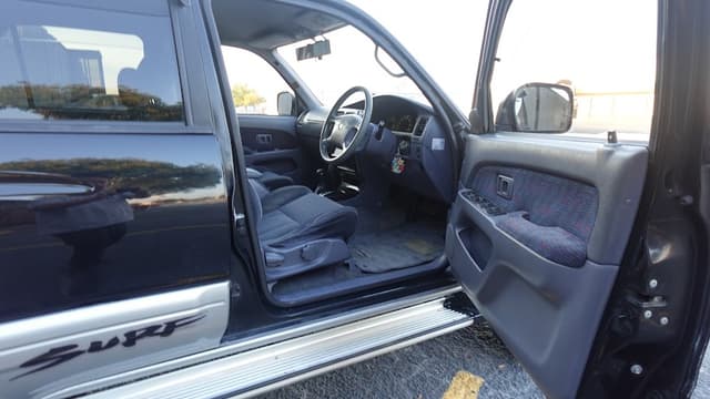 1995 Toyota Hilux Surf JDM car for sale — photo 10 of 14