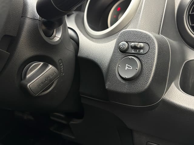 2009 Honda Fit JDM car for sale — photo 15 of 16