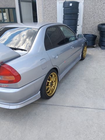 1996 Mitsubishi Lancer Evolution JDM car for sale — photo 4 of 26
