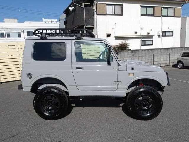 1998 Suzuki Jimny JDM car for sale — photo 4 of 20