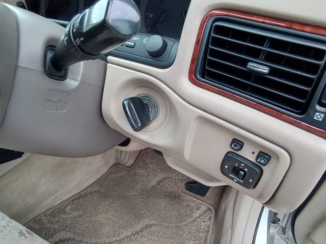 2000 Toyota Crown JDM car for sale — photo 8 of 15