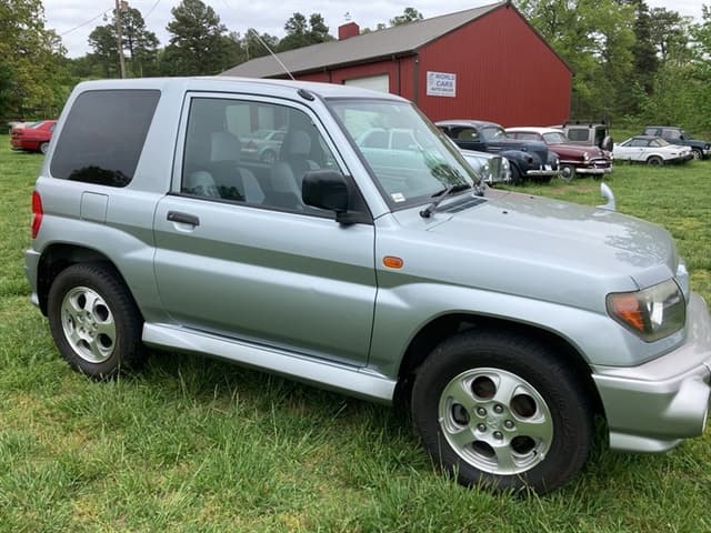 1998 Mitsubishi Pajero JDM car for sale — photo 4 of 13