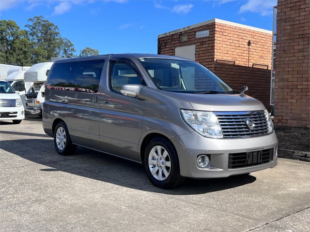 2008 Nissan Elgrand JDM car for sale — photo 4 of 16