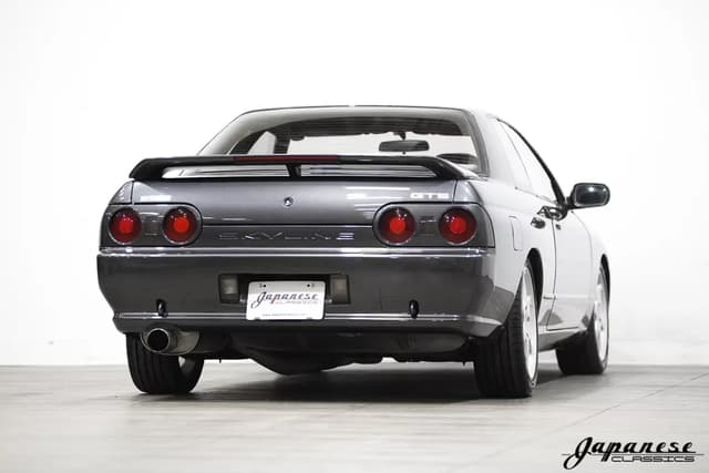 1992 Nissan Skyline JDM car for sale — photo 8 of 24