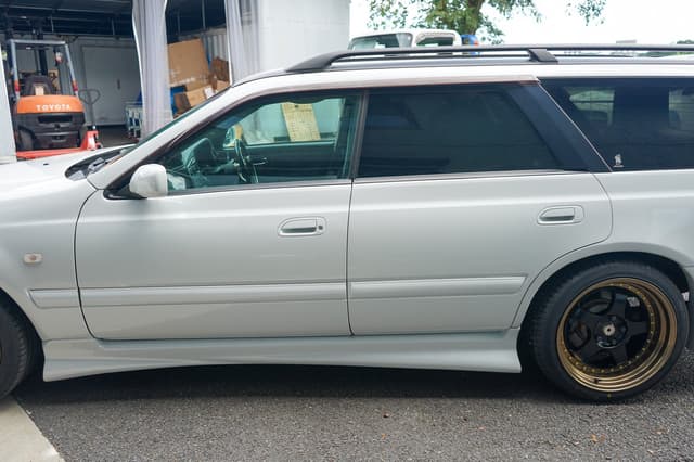 1998 Nissan Stagea JDM car for sale — photo 8 of 25